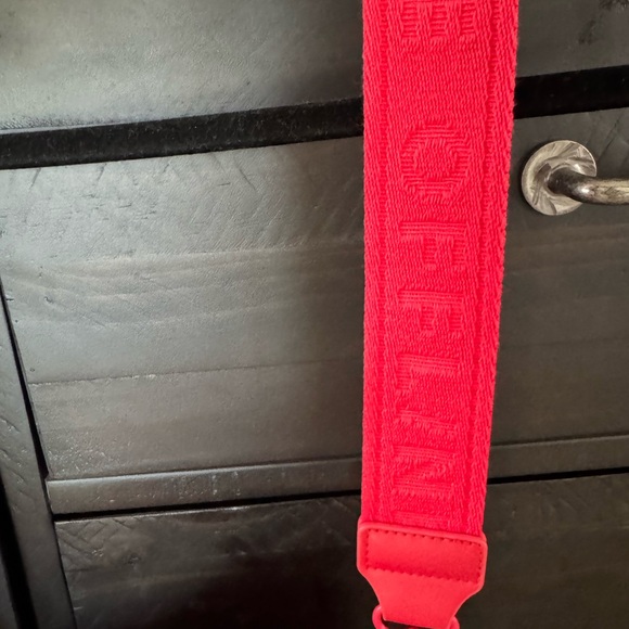 Aerie Red Heart Crossbody Bag - Picture 4 of 6